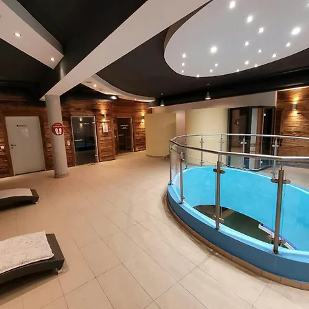 Isabella 2 By Smr - Inc And Near Gondola